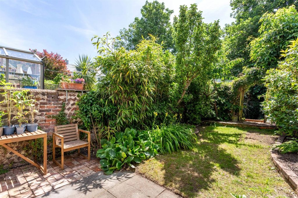Property photo 2 of 15 Picture No. 08