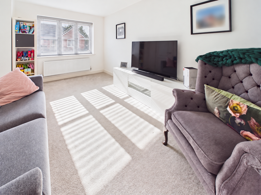 Property photo 3 of 18 Living Room
