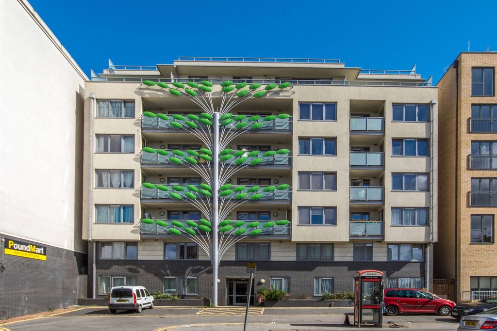 Property photo 1 of 6