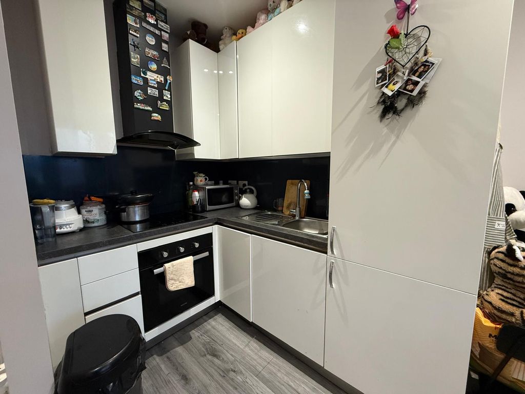 Property photo 3 of 5 Kitchen