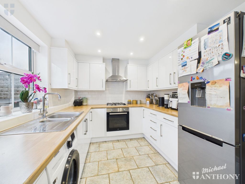 Property photo 2 of 13 6c48F6504Fde41818ba47Ea6237839E6_80_Cam03218G0-Pr0897-Still008