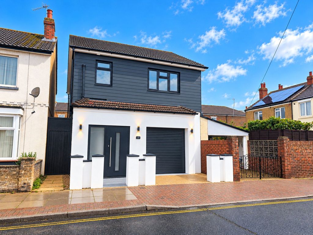 Property photo 1 of 18 Picture No. 01
