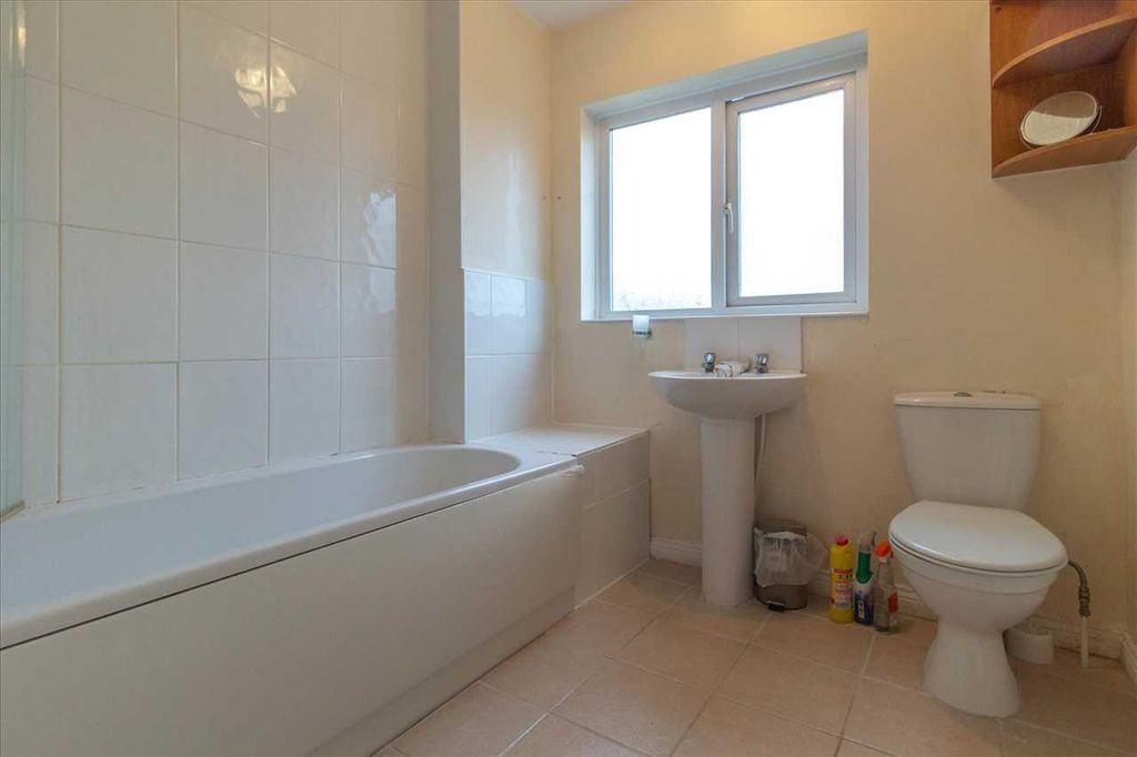 Property photo 3 of 5