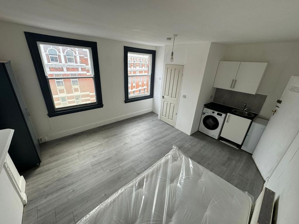 Property photo 1 of 3