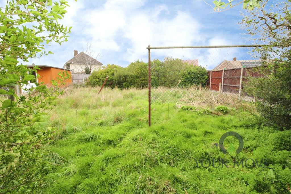 Property photo 3 of 13 Garden