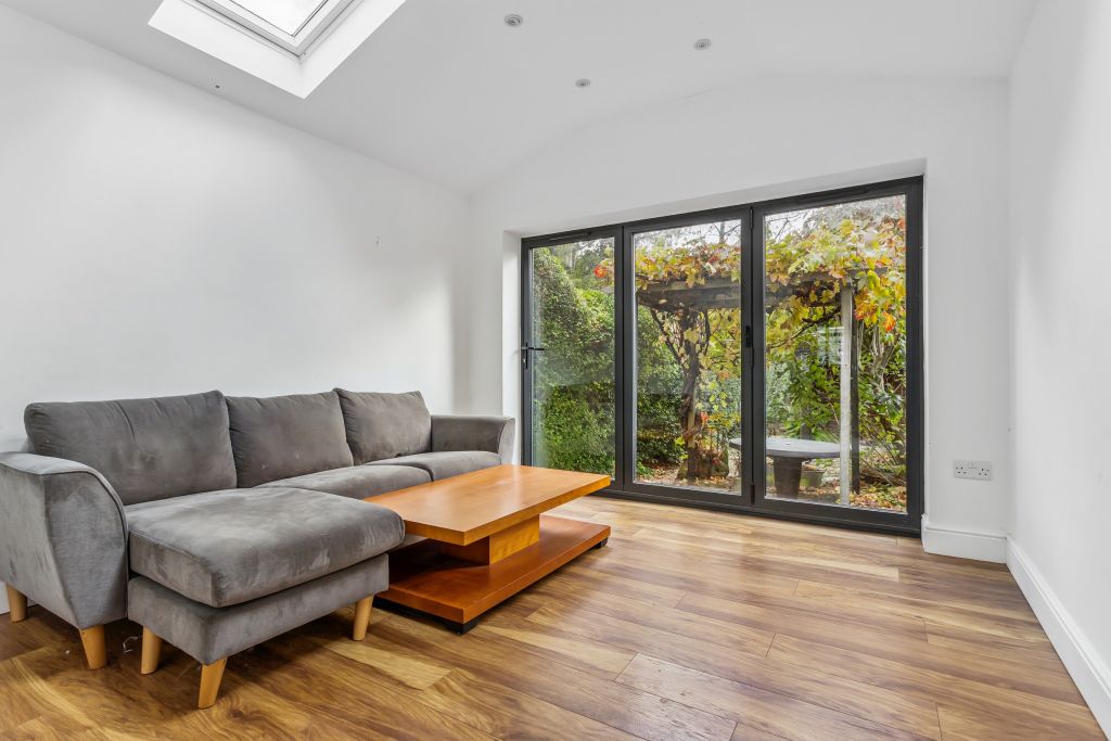 Property photo 3 of 11