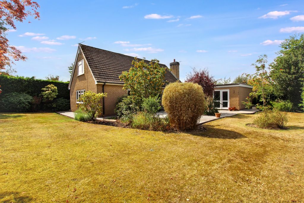 Property photo 2 of 28