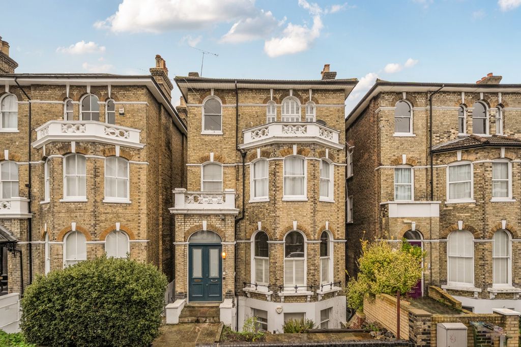 Property photo 3 of 14 External