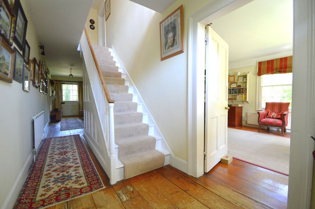 Property photo 2 of 34