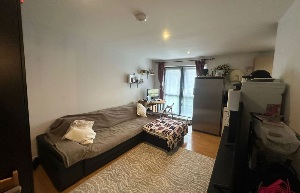 Property photo 2 of 6