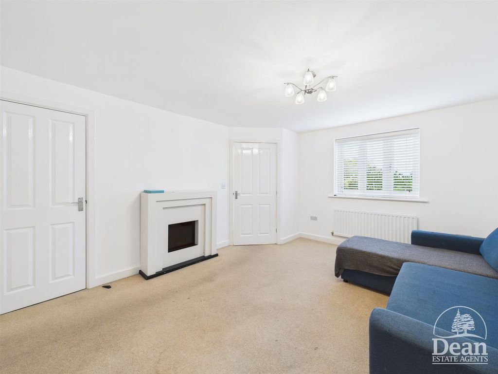 Property photo 2 of 21