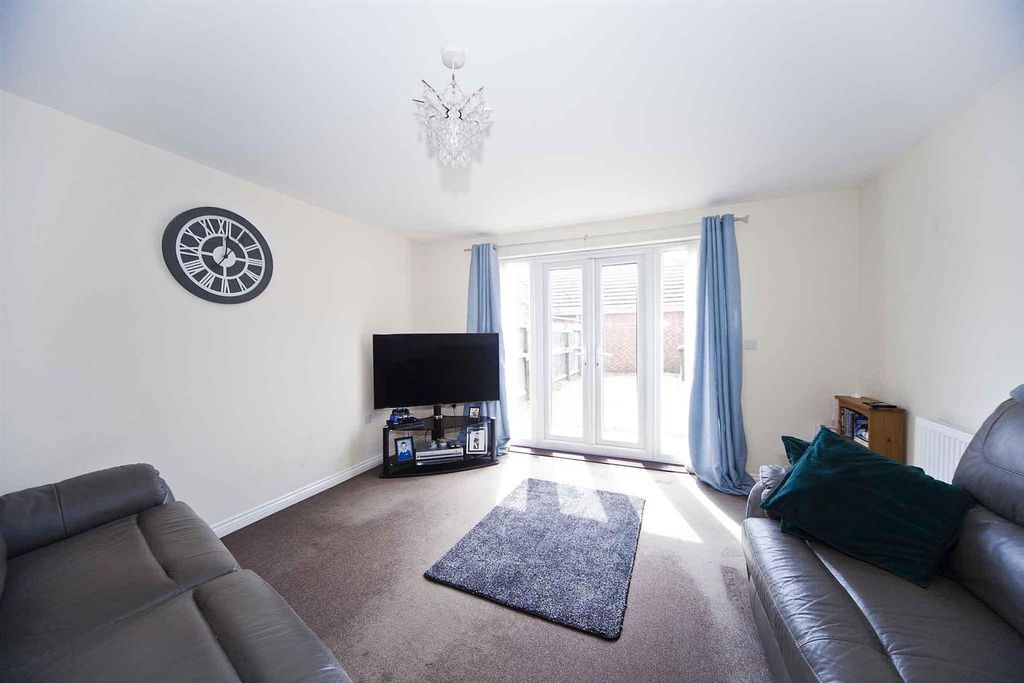Property photo 2 of 22