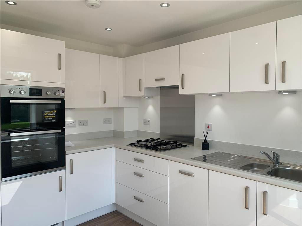 Property photo 3 of 16 Kitchen