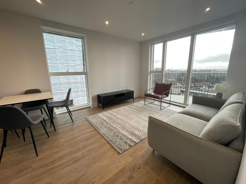 Property photo 1 of 11 Photo 10