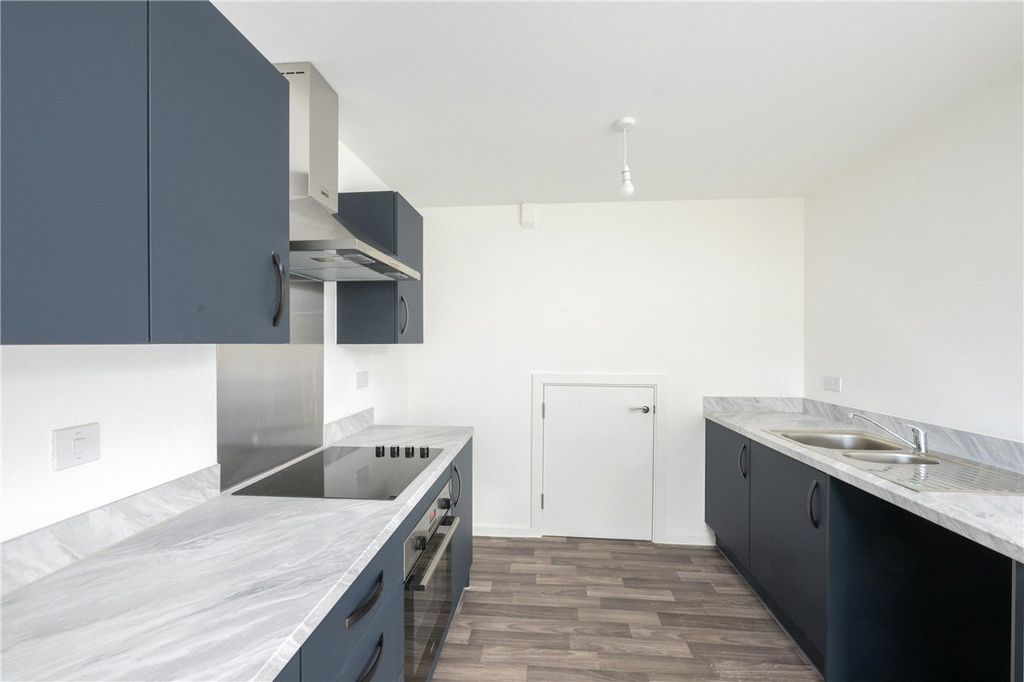 Property photo 3 of 13 Picture No. 18