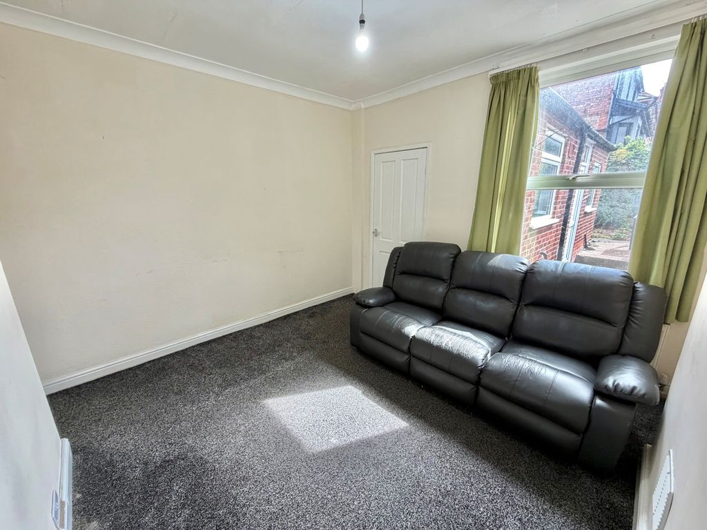 Property photo 3 of 12 Image