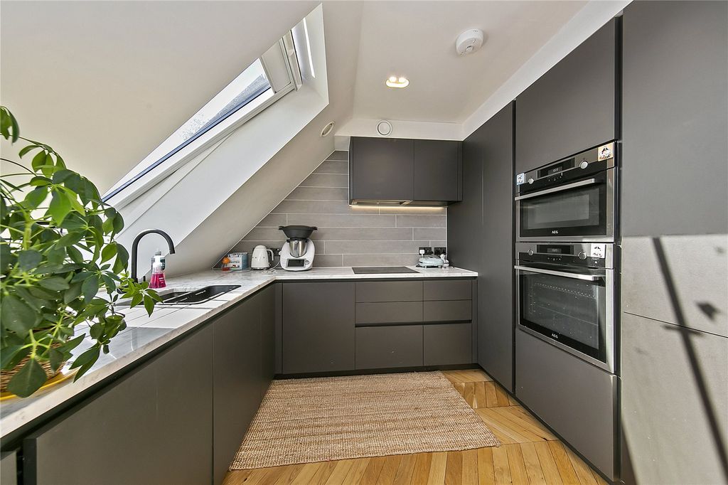 Property photo 3 of 11 Picture No. 23