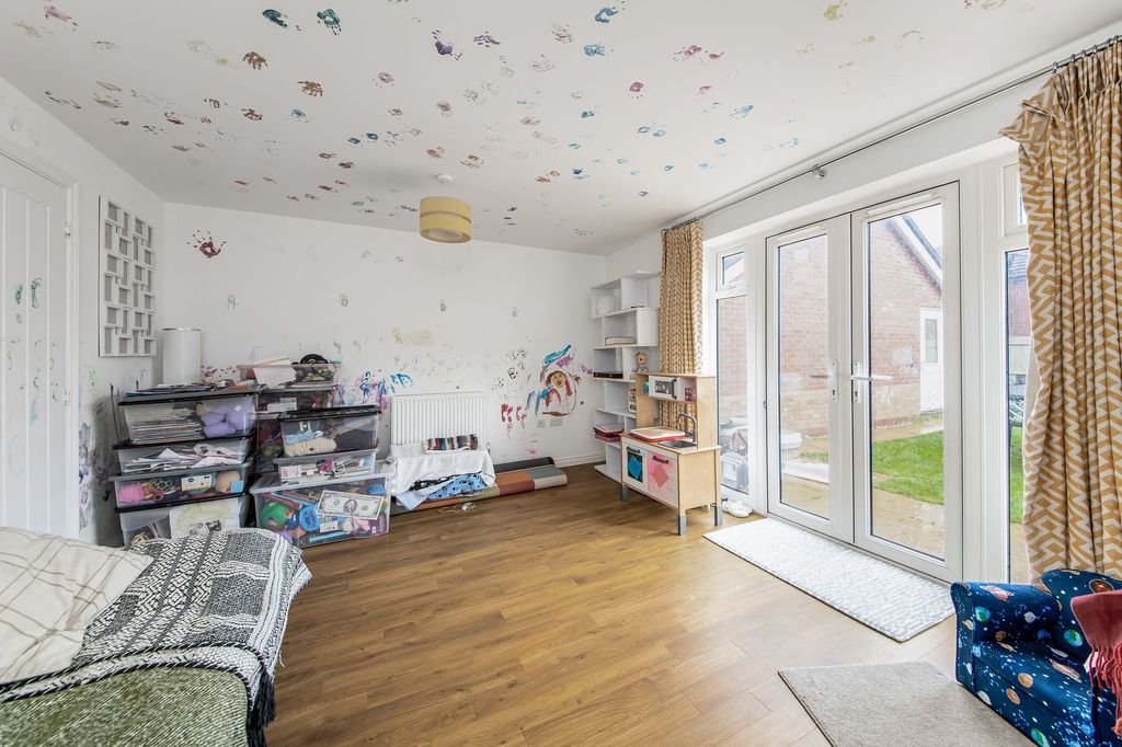 Property photo 3 of 17