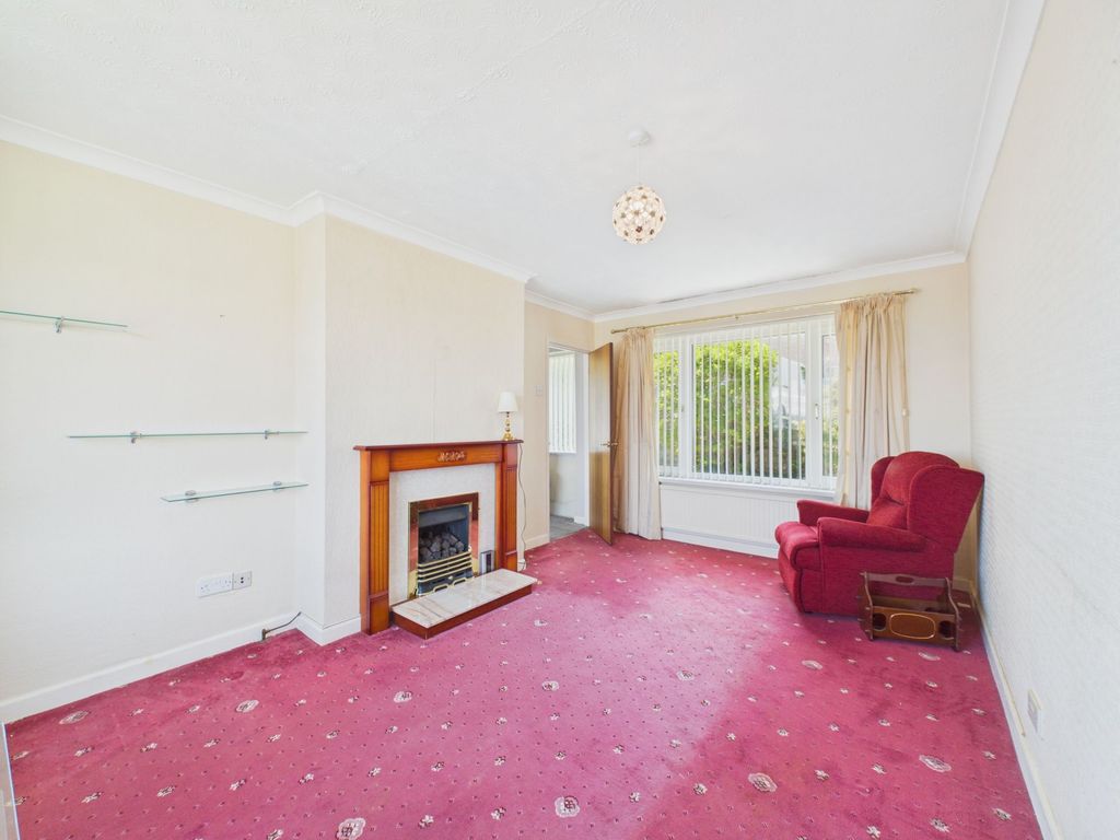Property photo 2 of 27