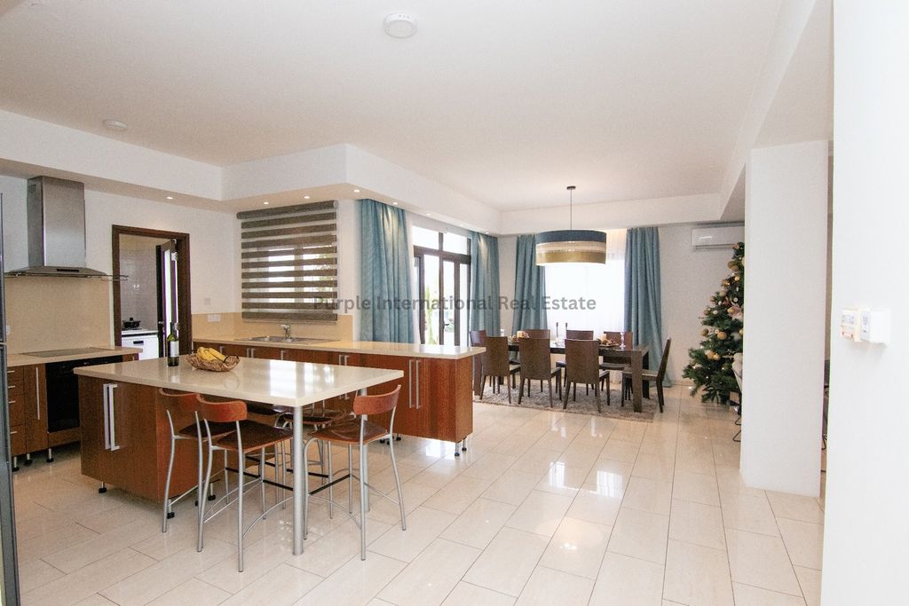 Property photo 3 of 55