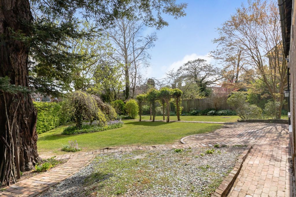 Property photo 2 of 29