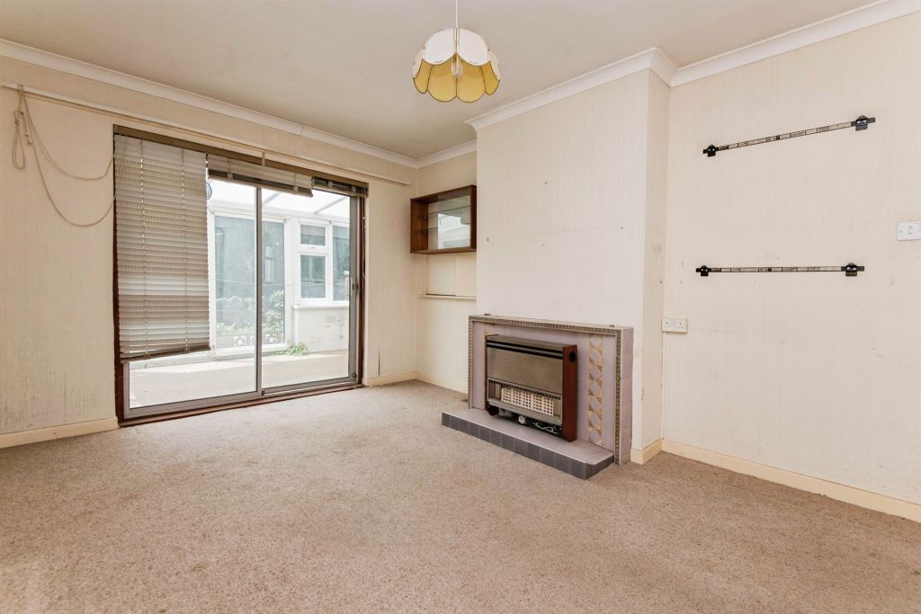 Property photo 2 of 17