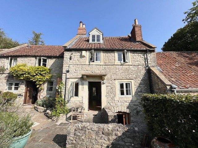 Property photo 1 of 10 Exterior
