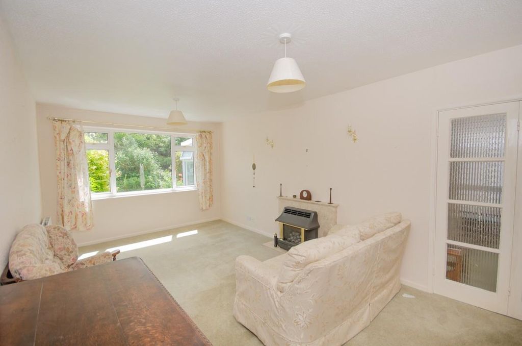 Property photo 2 of 15 Lounge.Jpg