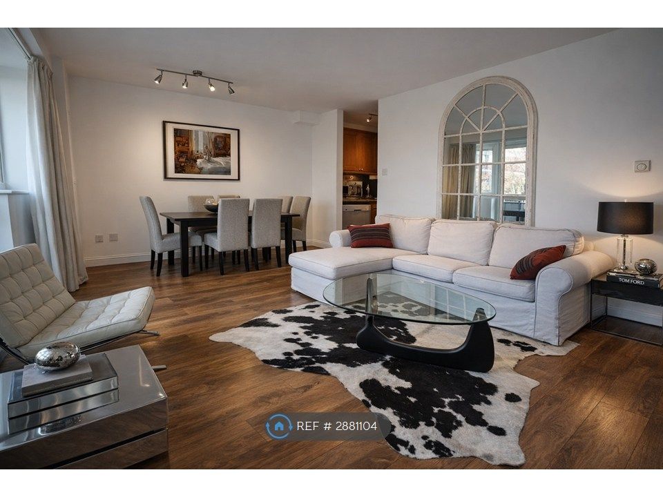 Property photo 1 of 9 Living Room