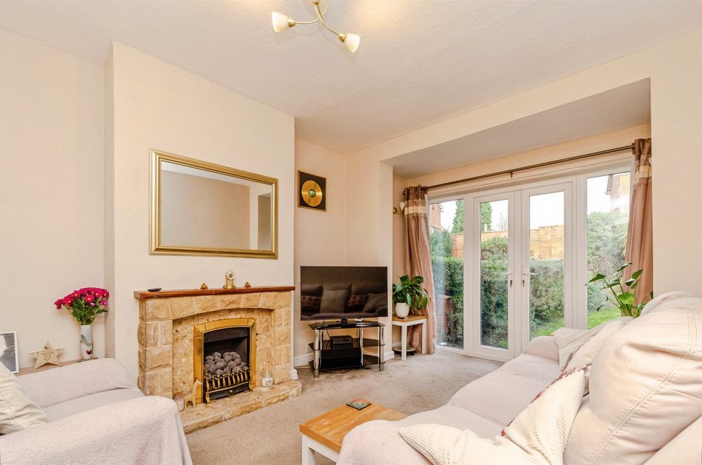 Property photo 2 of 17