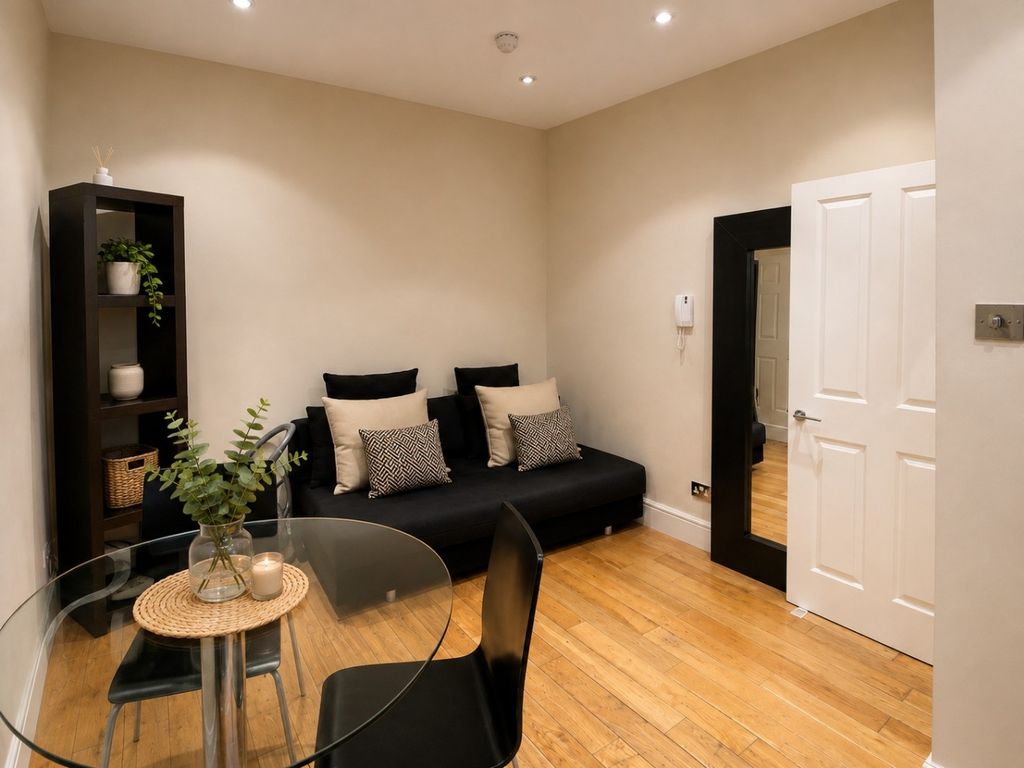 Property photo 3 of 7 496682