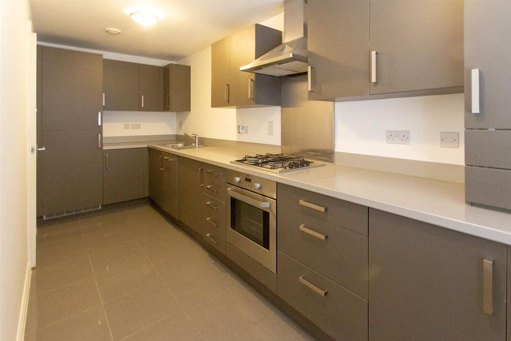 Property photo 2 of 11 8 Cedar Av -  Kitchen.Jpg