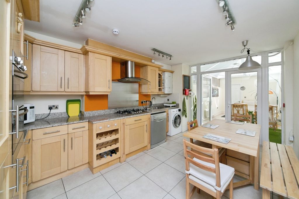 Property photo 3 of 16 Photo