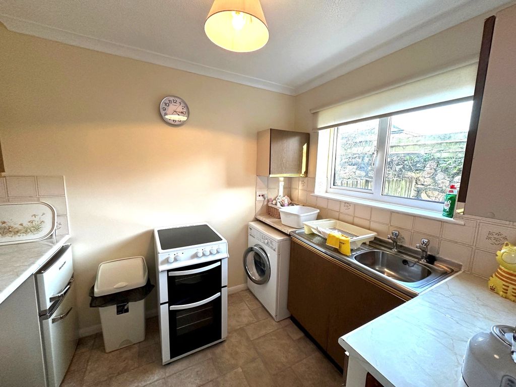 Property photo 3 of 8 3 - Picture No. 11