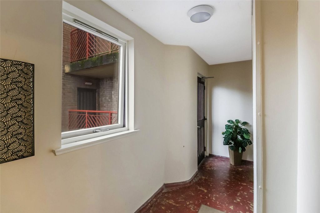 Property photo 2 of 11 Picture No. 02