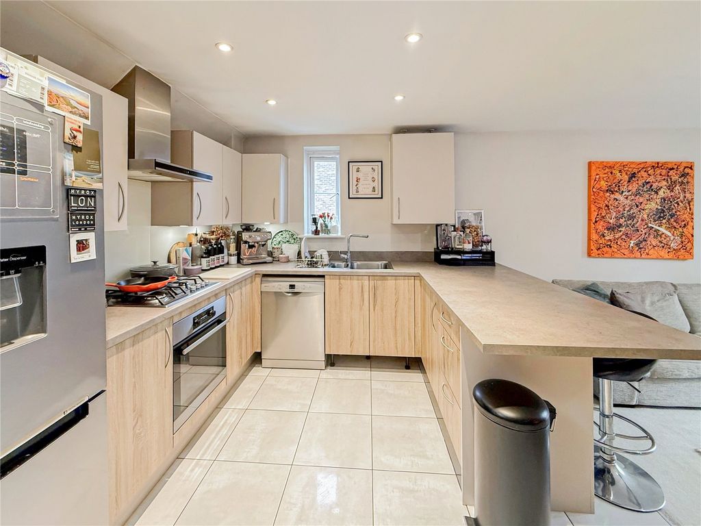 Property photo 3 of 13 Picture No. 11