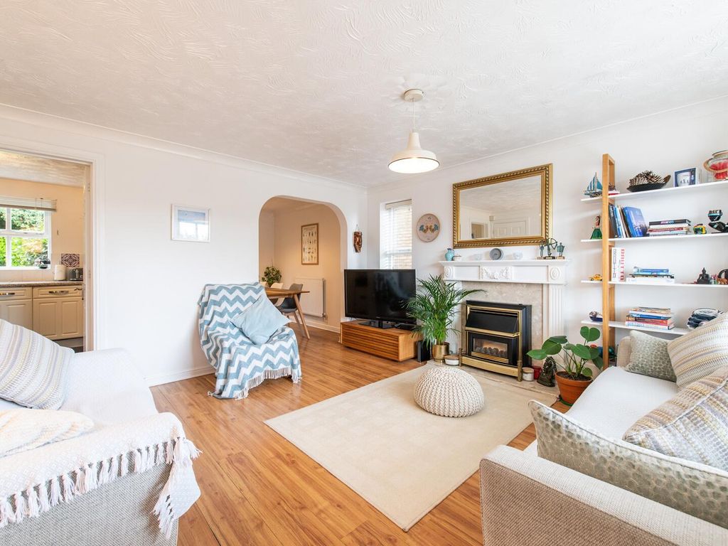 Property photo 2 of 30 Living Room