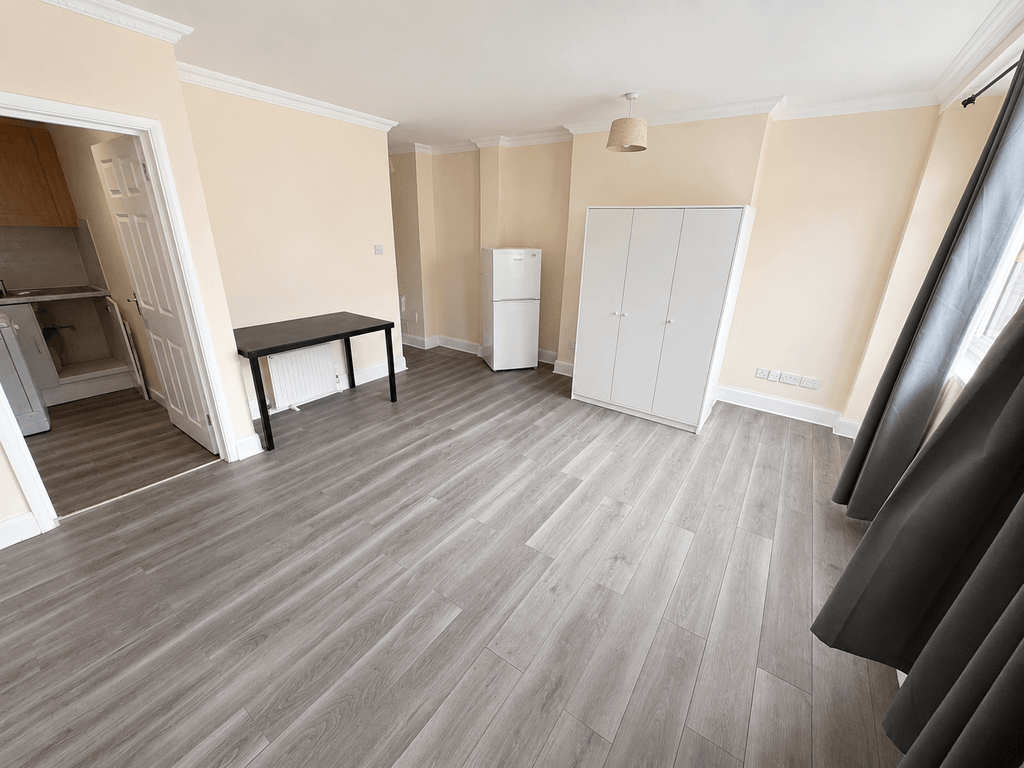 Property photo 2 of 3 86144Eda-Daa0-4399-B1d9-0779Be303F3d