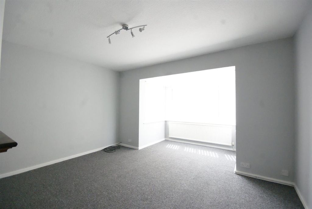 Property photo 2 of 17 Living Room