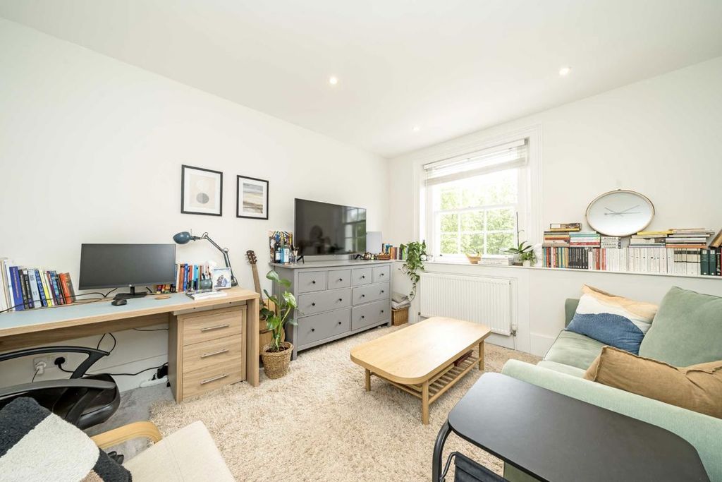 Property photo 1 of 3