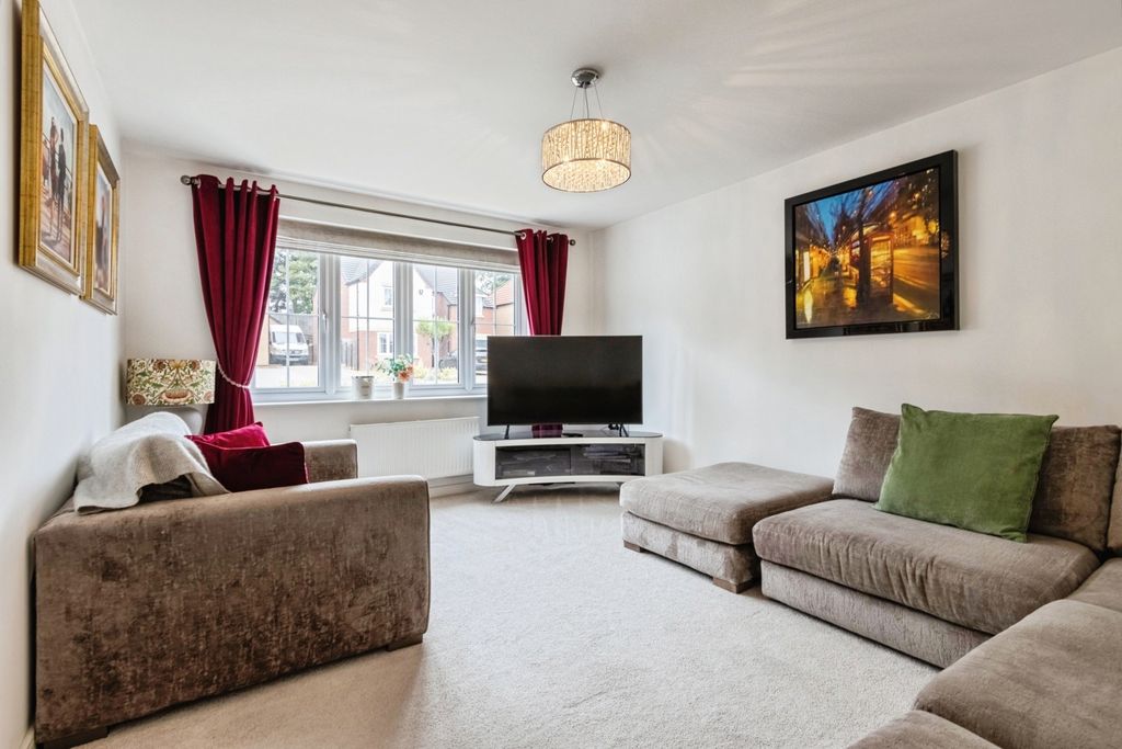 Property photo 2 of 19 Pbox-Img.Jpg