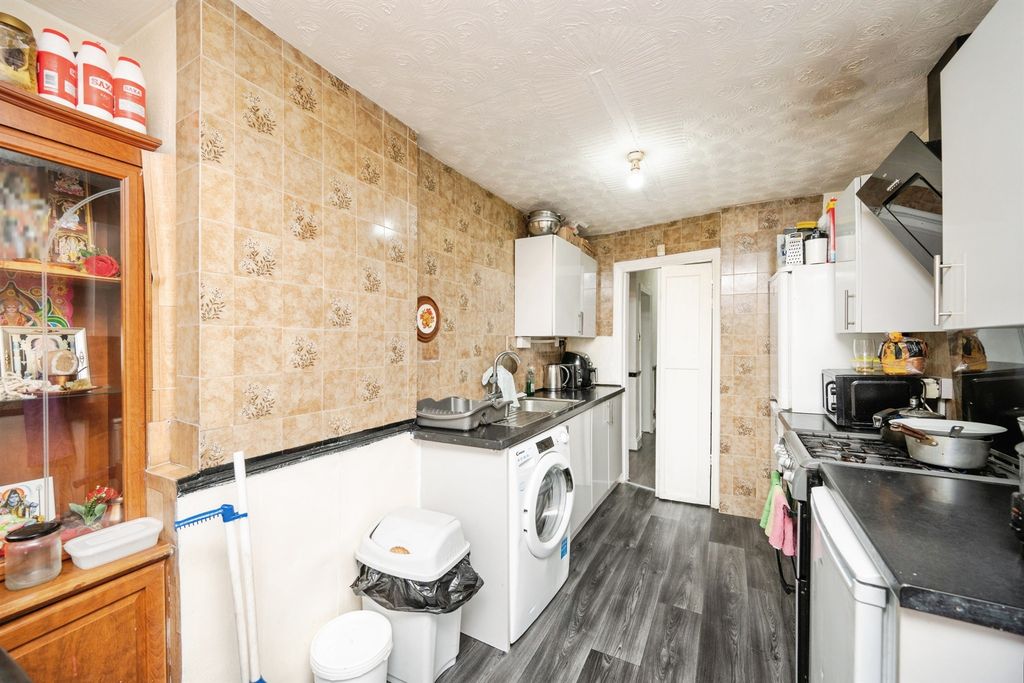 Property photo 3 of 14