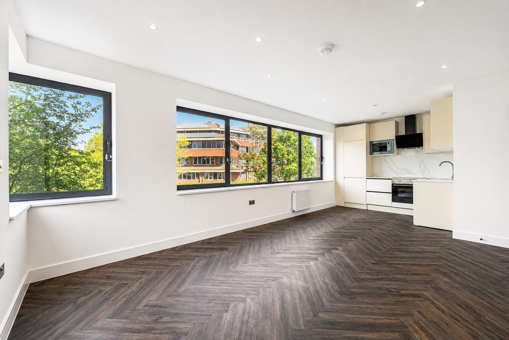 Property photo 2 of 15 91F4852c-1B75-420E-Aeac-Dfd02Fa966B6.Png