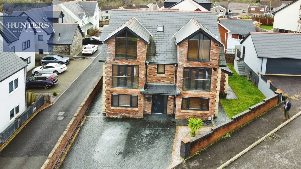 Property photo 2 of 22 Pbox-Img.Jpg