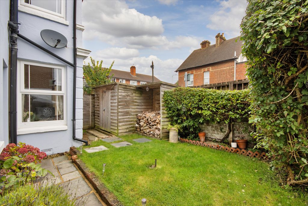 Property photo 2 of 12 Image