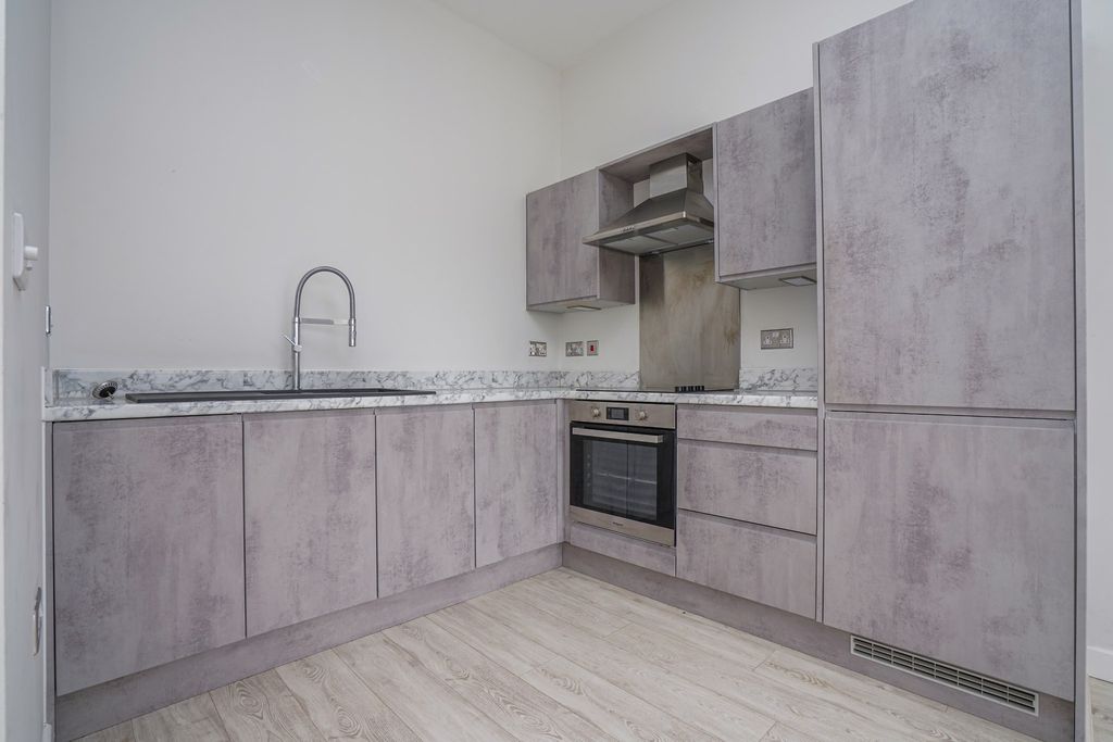 Property photo 2 of 14 Kitchen