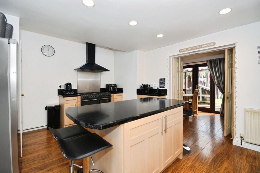 Property photo 2 of 19 Kitchen.Jpg