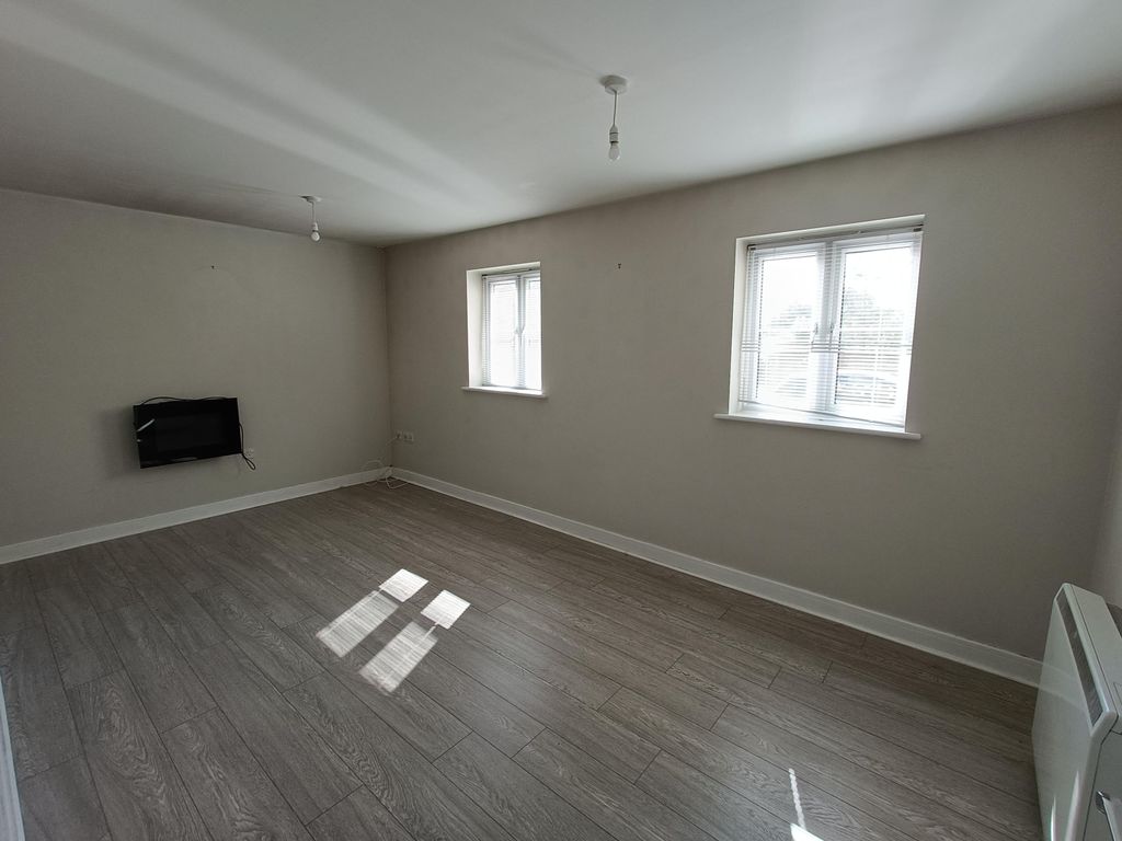 Property photo 2 of 6 Living Room