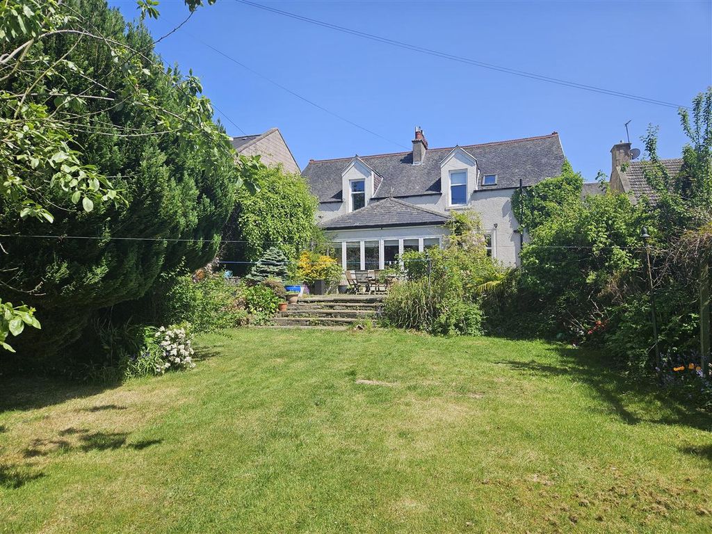 Property photo 2 of 25