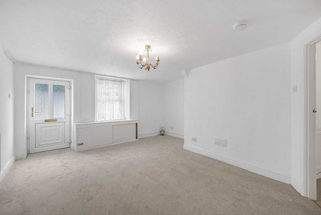 Property photo 3 of 24